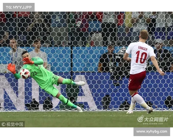 守门员扑点球时为何要精准判断踢球方向与角度