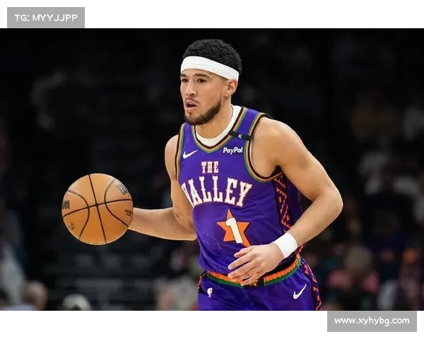 德文·布克凭借卓越空间意识在比赛中轻松找到空位投篮